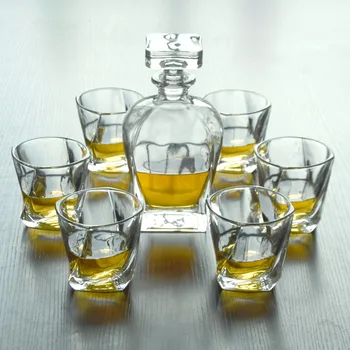 

luxury lead-free whiskey decanter set with 6 Pcs whiskey wine glass for Alcohol Bourbon Scotch 7 Pcs Set 200831-17