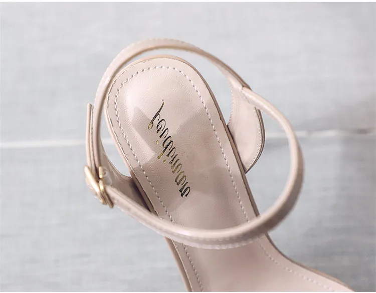 14281903963_567785785 (1)