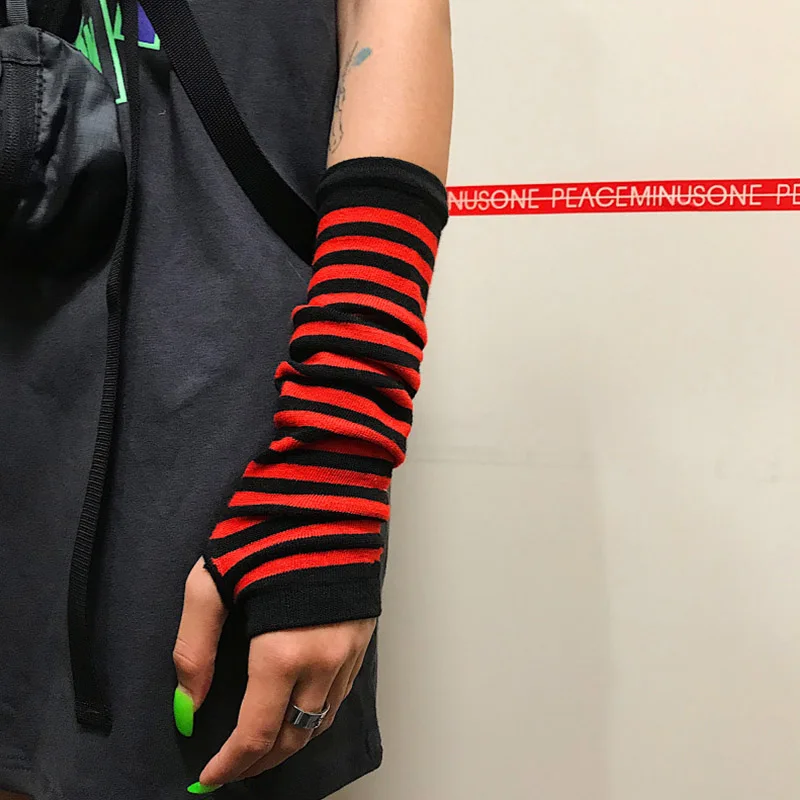 red and black Черный, в стиле панк, готика, унисекс перчатки без пальцев манжеты Для женщин Для мужчин ниндзя спорта на открытом воздухе локоть Длина варежки Прохладный Эластичная муфта для рук - Цвет: red and black