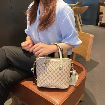

2020Fashion Vegetable Basket Bag Women Luxury Brand Old flower series Handbag Wide shoulder straps Lady Shoulder Bag Bucket bags