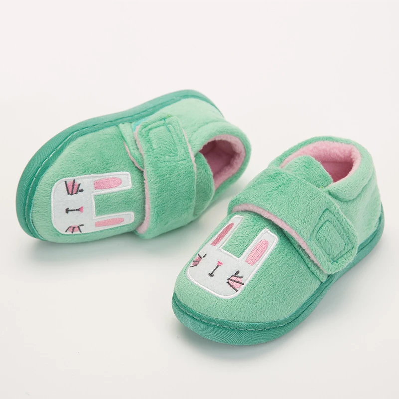 Green rabbit Тапочки для мальчиков; сезон осень-зима; Милая домашняя обувь с динозавром из мультфильма для девочек; Детские теплые меховые тапочки; домашние тапочки с единорогом - Цвет: Green rabbit