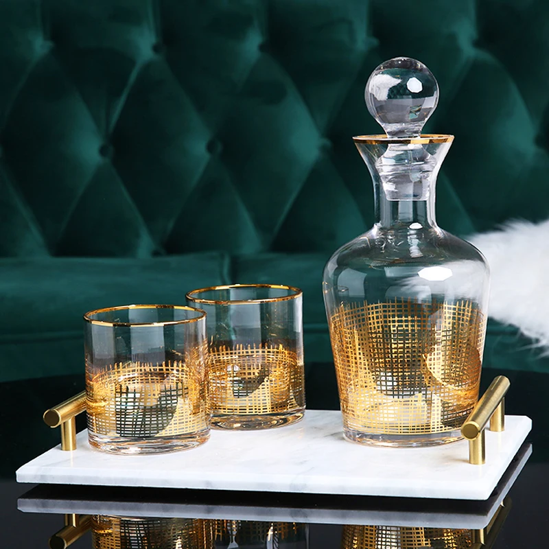 

Decoration Light Luxury Gold Whiskey Cup Foreign Wine Set Moonshine Apparatus Cocktail Shaker Vodka Decanter Wine Glass Set