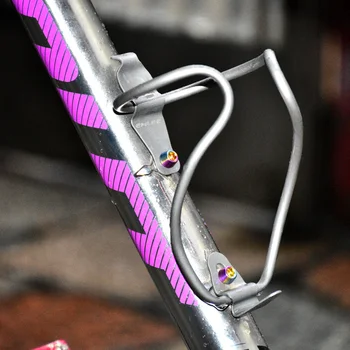 

ENLEE Titanium Alloy Bicycle Water Bottle Cage MTB Road Bike Cup Holder High Quality High Strength And Toughness