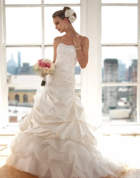 

taffeta/Organza chapel train A-line soft sweetheart open back lace-up crystal rhinestones glass bugle seed bead bridesmaid dress