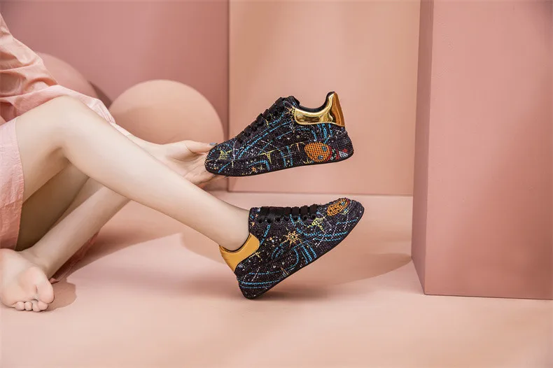 Sneakers Women's Big Size 2021 New Color Rhinestone Fashion Women Loafers Platform Fashion Shiny Women's Shoes
