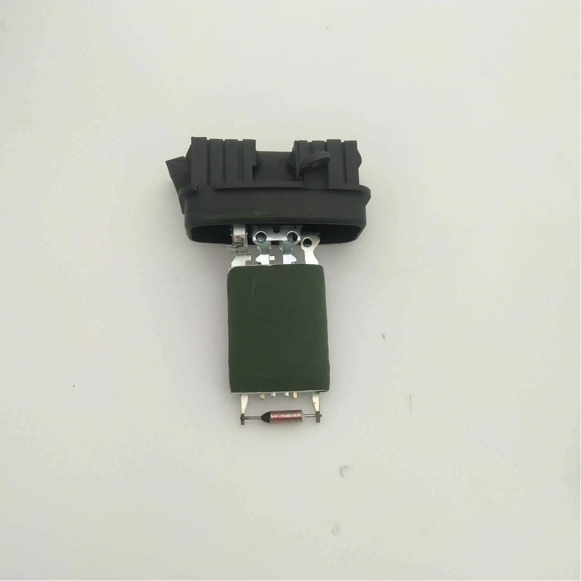 ޸  ܰŸ   ξ  ַ ױ V W LT 95-06 OEM:0018211360
