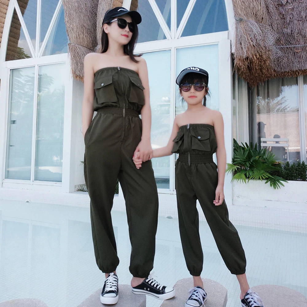 Barboteuse asymétrique épaule dénudée pour mère fille | Vêtements assortis de famille, pantalons verts, vêtements de printemps Sexy pour filles, nouvelle collection 2020