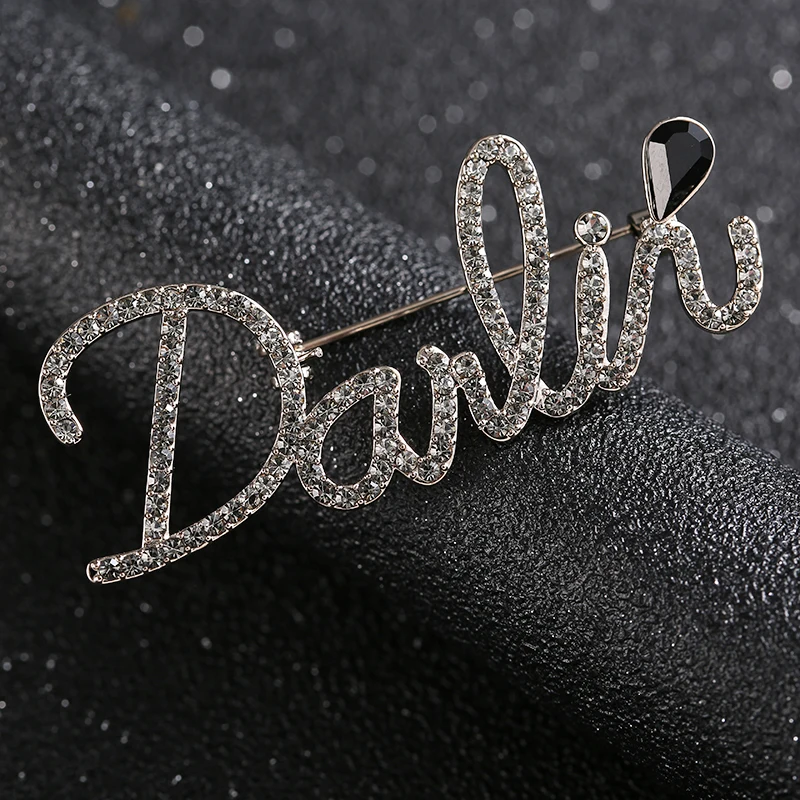 Мода ручной работы Blingbling ювелирные изделия горный хрусталь брошь "Дарлин" слово Pin подарок роскошная брошь из страз для женщин брошь женская