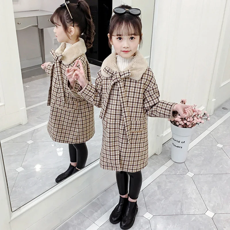 Coat in the Fall and Winter of new Fashionable Children's Clothing Grid Coat of the Girls