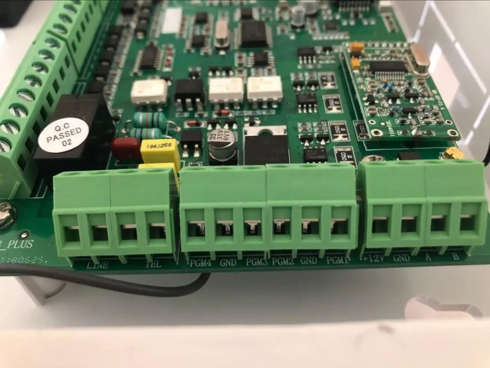 Focus FC 7688 Plus Беспроводная и Проводная система охранной сигнализации TCP IP LAN APP 8 + 88