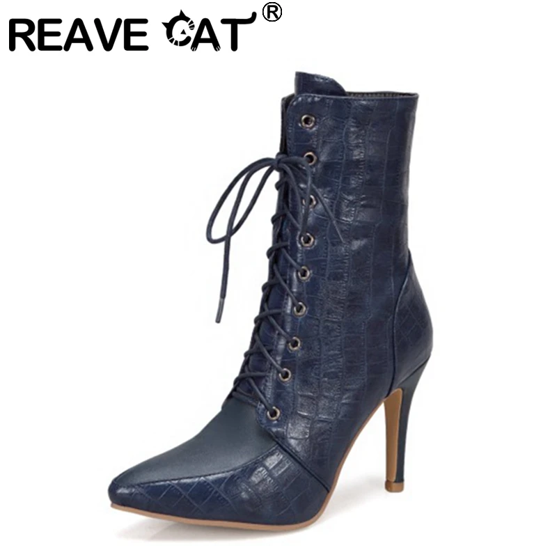 

Женские полусапожки со шнуровкой REAVE CAT, привлекательные полусапожки на тонком плюшевом каблуке, с текстурой аллигатора, US19, красные, синие, черные, желтые, A4512, 2021