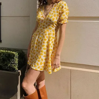 

Women V Neck Dress Fresh Daisy Print Short Sleeve Sweet Mini Dress