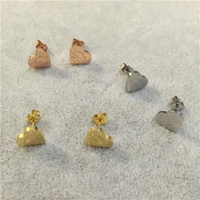 Ювелирные изделия из нержавеющей стали, золотые серьги в форме сердца для женщин, бижутерия, модные серьги-гвоздики с логотипом Wiith