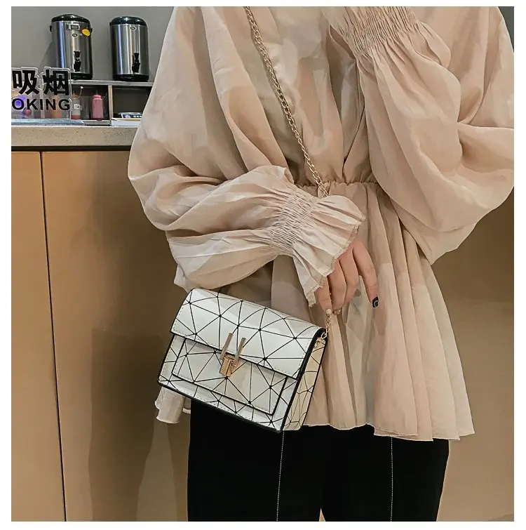 2021 Brand Fashion Women's Designer Crossbody Bag Fashion Casual Small Square Bag Wild Crossbody Bags Solid Color High Quality