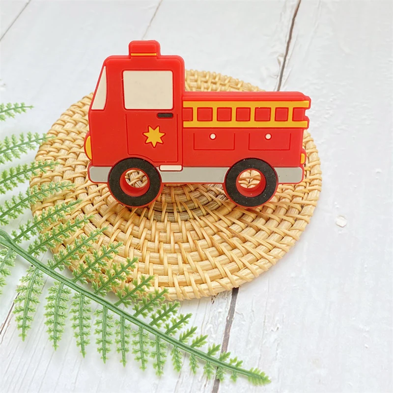 1 개 BPA 무료 실리콘 구슬 소방 트럭 자동차  Teether DIY 액세서리  젖니 목걸이 씹기 실리콘 Teether