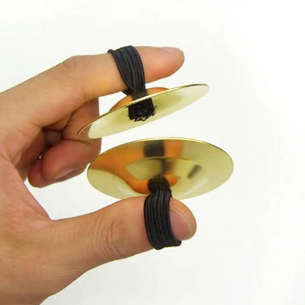Kalaok 2PCS Platillos de dedo Accesorios para danza del vientre Instrumentos de percusión de mano de tamaño pequeño Dorados 