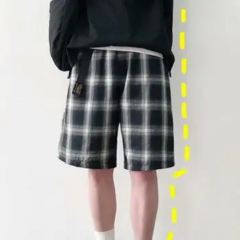 

2020 new summer plaid men's five-point pants Korean hip-hop trend loose retro fashion simple casual sports cool men's pants