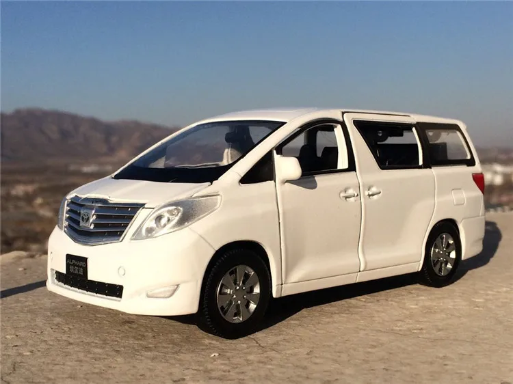 Высокая симитация 1:32 Toyota Alphard MPV модель из сплава Модель автомобиля 4 открыть дверь со звуком светильник детские игрушки - Цвет: White 2