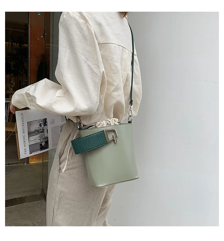 new bucket bag crocodile pattern hand bill of lading shoulder slung women's bag