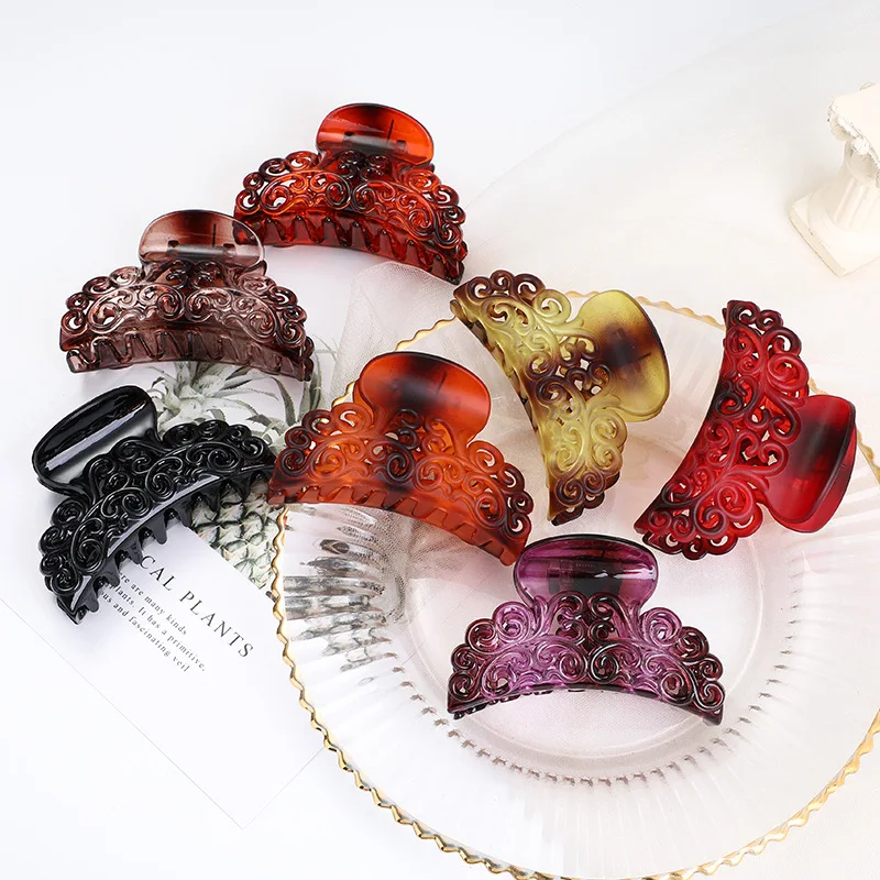 

Colored plastic 8CM hair clip for European and American ladies. Contact customer service for other combinations. F14