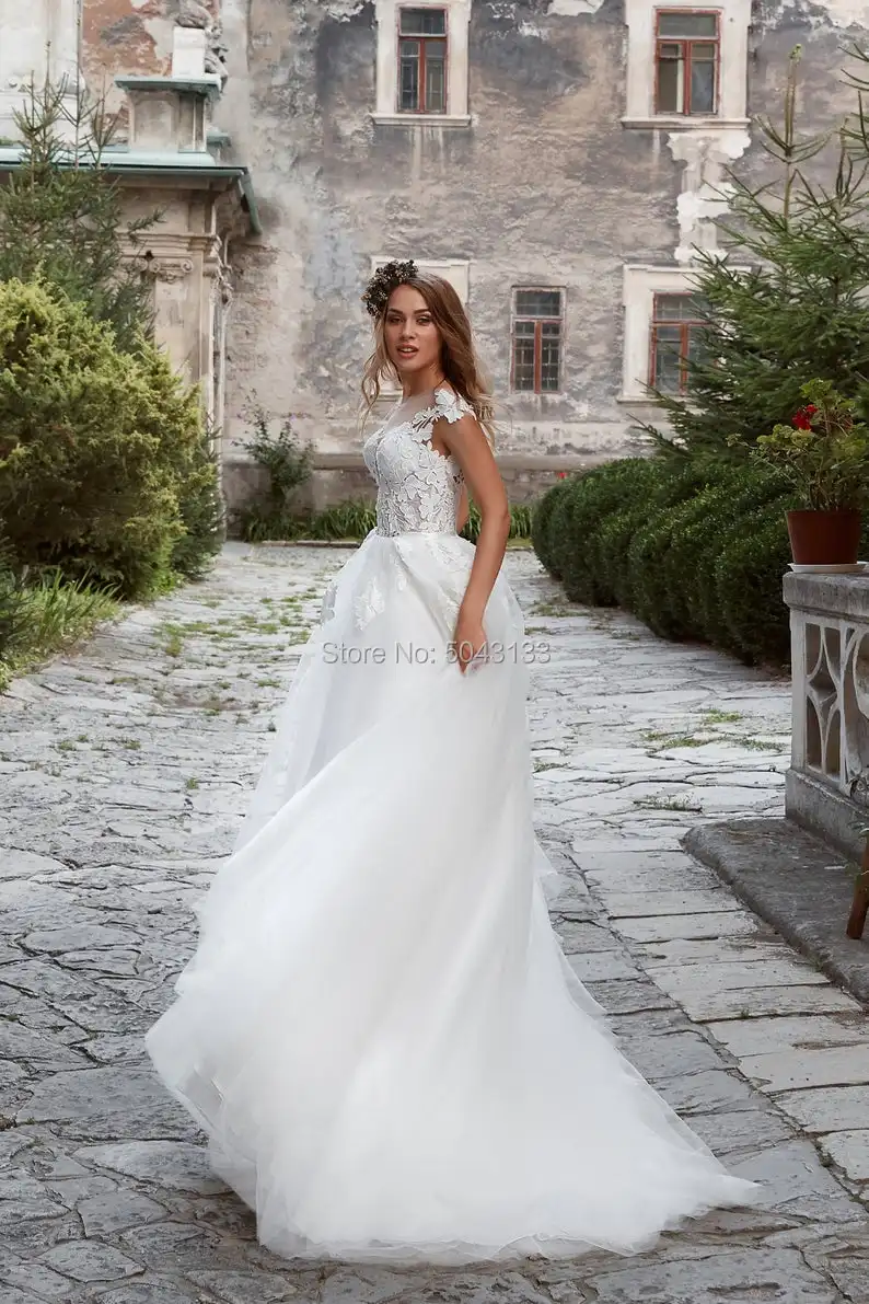 Романтические кружевные аппликации A Line совок декольте Boho свадебный наряд Сексуальная Прямая спина cap рукава длиной до пола Тюлевое платье невесты