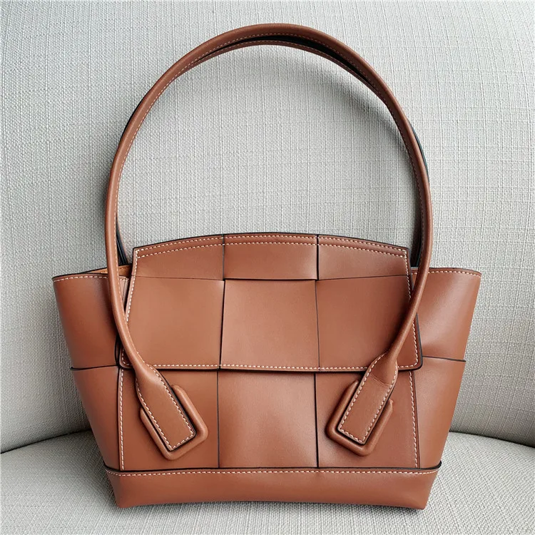 

2019 Fall Genuine Woven Leather Shoulder Bag Women Bag High Quality Pairs Trendy Show Fashion Sling Green Famous Brand bow shape