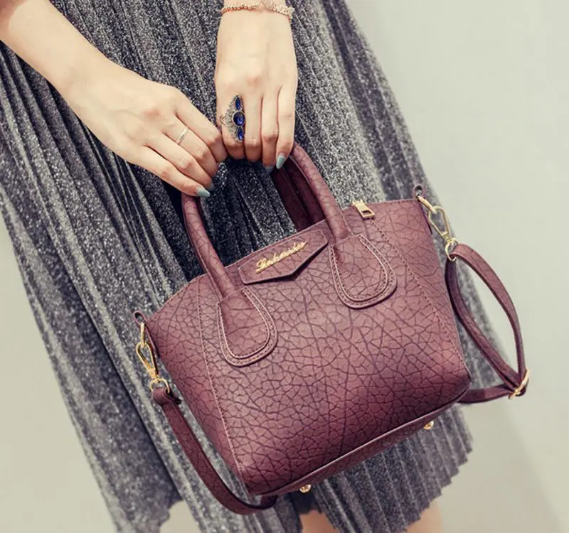 

2016 New Style Hand Smiling Face Bag Burst Crack Smiley Women's Crossbody Bag