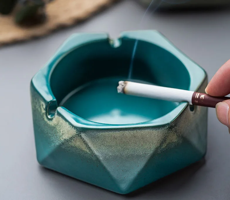 

Personality Chinese Style Ceramic Ashtray With Cover Home Office Smoke Extinguisher Decor Multi-Function Retro Ash Holder LF287