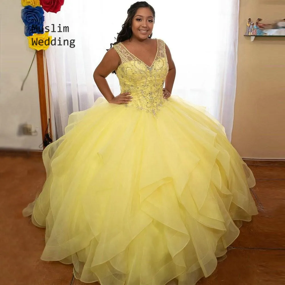 

Cheap Yellow Quinceanera Dresses With Beaded Plus Size Puffy Prom Dress 2020 Sexy V Neck Oranza Pleat Open Back Sweet 16 Dress