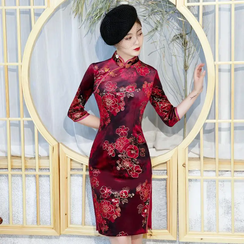 Винтажное элегантное женское мини-платье Cheongsam с воротником-стойкой и пуговицами, китайское классическое платье с цветочным узором Qipao, велюровое облегающее вечернее платье - Цвет: Red A