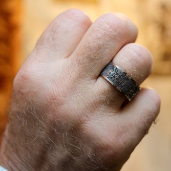 

Mcllroy Classic Rings Men ring Four corner Mythical Dragon Greek symbols Retro Titanium steel Male Gift Punk aneis viking 2019