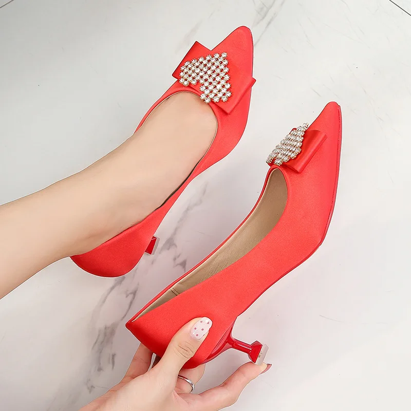 

Chinese Style Rhinestone Buckle Thin Heeled Semi-high Heeled Xiu Shoes Wedding Shoes Pointed-Toe Bridal Shoes Wedding Shoes Cheo