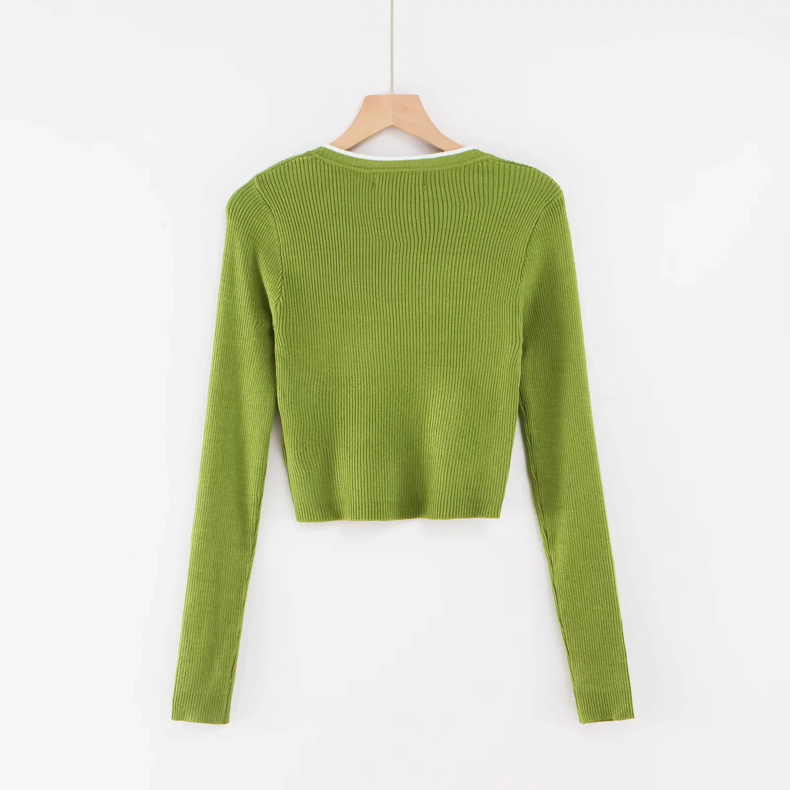 Женский свитер контрастного цвета с v-образным вырезом и длинным рукавом в рубчик, облегающий укороченный вязаный пуловер