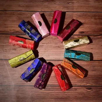 

1Pc Random Retro Flower Design Portable Embroidered Lipstick Case Lipstick Display Box With Mirror Jewelry Holder Makeup Cases