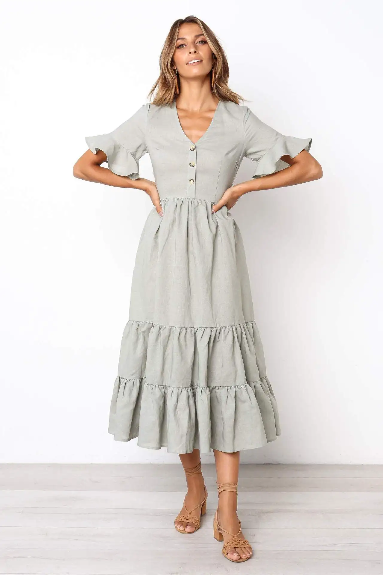 2019 Cross Grens Europa En Amerika Nieuwe Stijl Bell Mouwen V-hals Button Lange Taart Jurk Korte mouwen Jurk 2019 Cross Grens Europa En Amerika Nieuwe Stijl Bell Mouwen V-hals Button Lange Taart Jurk Korte mouwen Jurk