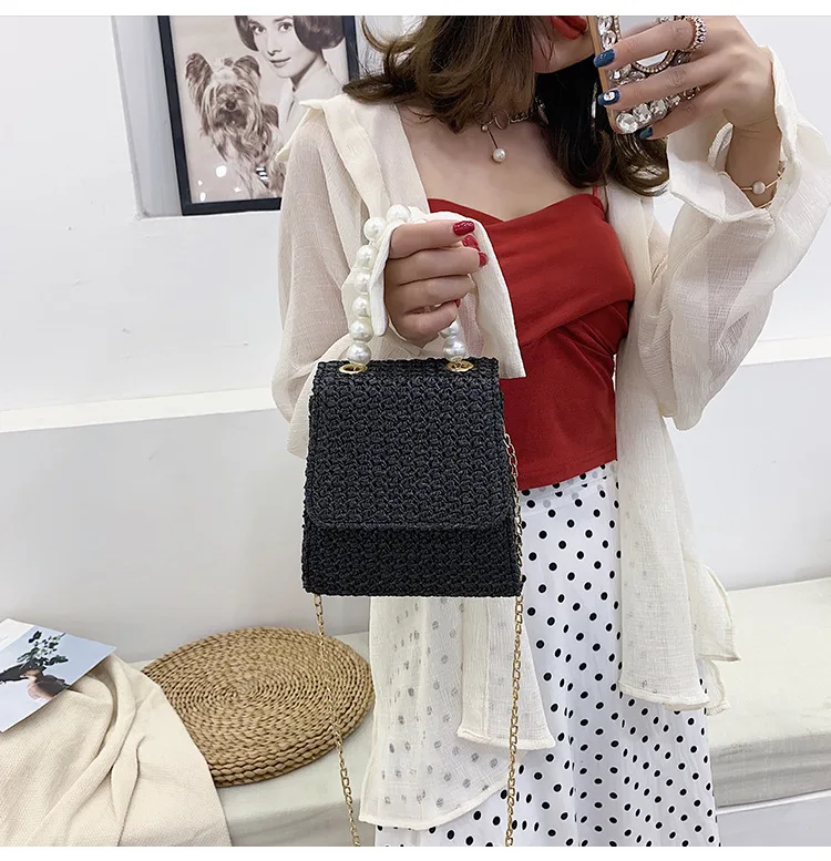 11079513725_1839110146