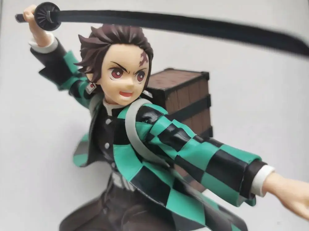 Demon Slayer Tanjirou ПВХ Фигурки игрушки 200 мм Kimetsu no Yaiba аниме Tanjirou Боевая фигурка игрушка кукла подарок