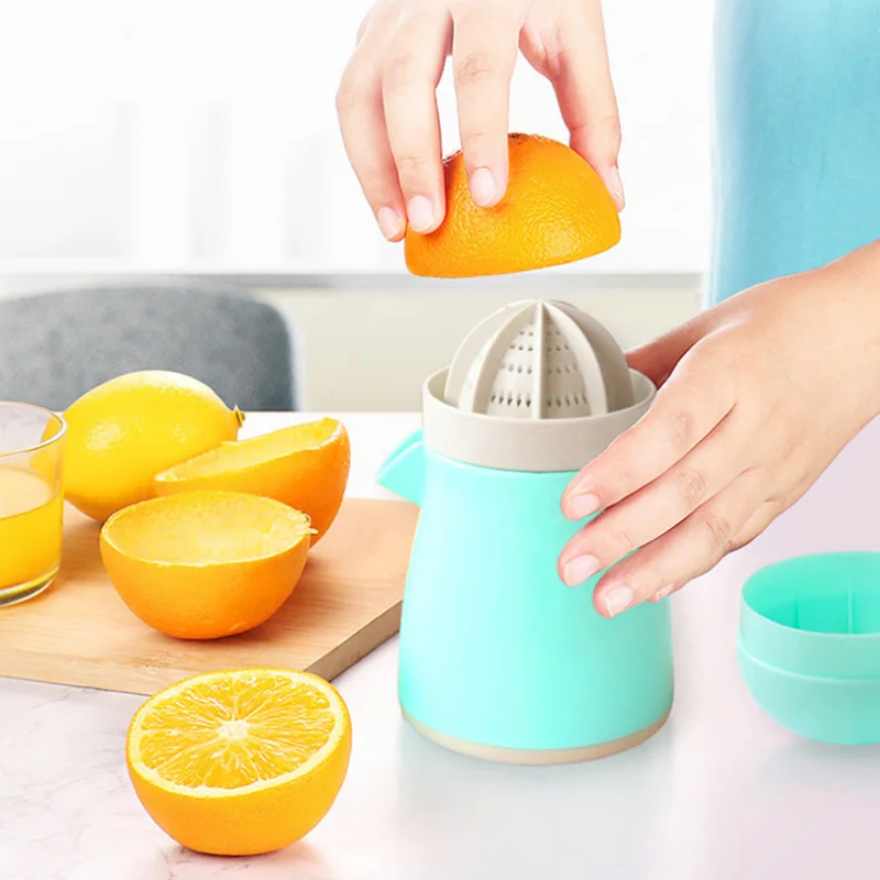 

Orange Juicer Juice Cup Citrus Press Portable Manual Random Color Penguin Shape Lemon Squeezer Fruit Juicers