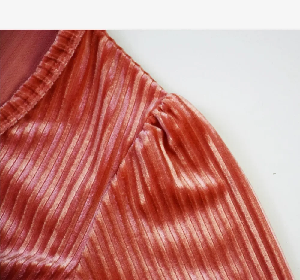 11624069645_966410601