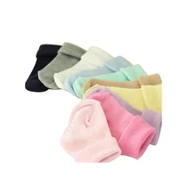 Atacado primavera bonito cor pura meias de algodão macio confortável anti deslizamento meias de bebê