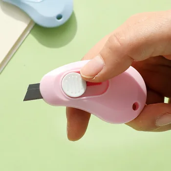 

1PC Lovely Solid Color Mini Portable Utility Knife Paper Cutter Cutting Paper Razor Blade Office Stationery Papelaria