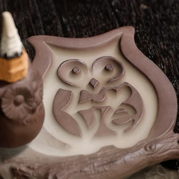 

1PC Handmade Ceramic Cute Owl Backflow Incense Burner Incense Cones Stand Chinese Kungfu Tea Pet Creative Desktop Ashtray