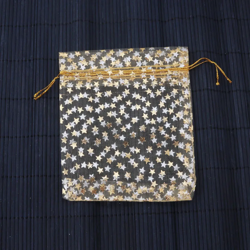 50 шт./лот, 9x12 см, маленький мешочек из органзы на Рождество, красивые амулеты, упаковка для ювелирных изделий, сумки со звездой, снежинками, шнурок, Подарочная сумка, сумки - Цвет: Gold Star