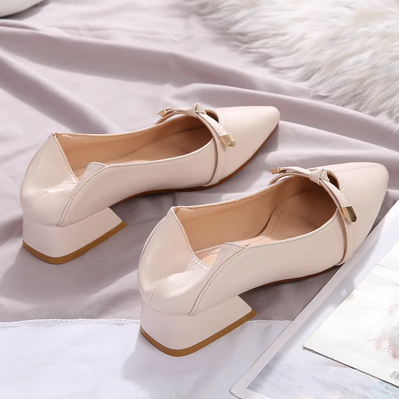 

Small 3233 Autumn Low-Cut Fat Feet Wide Fat Low Chunky Heel Leather Shoes Chunky Heel Pointed Shoes Women's Large Size WOMEN'S S