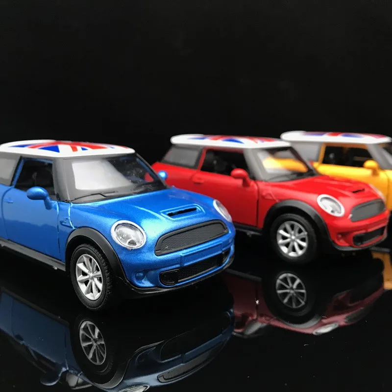 1:32 BMW MINI COOPER S литой под давлением сплав Модель автомобиля игрушки подарки со звуком и светом для детей