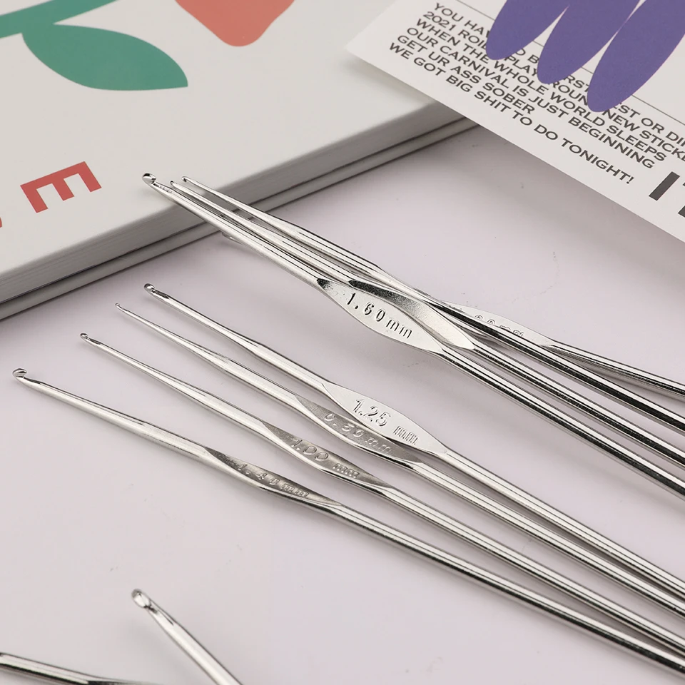1Pcs Crochet Hooks Yarn Hook Crochet Needles Sweater Weaving Knitting Sewing Yarn Needles For Beginners Silver 0.5-2.7 crochet needles crochet hooks