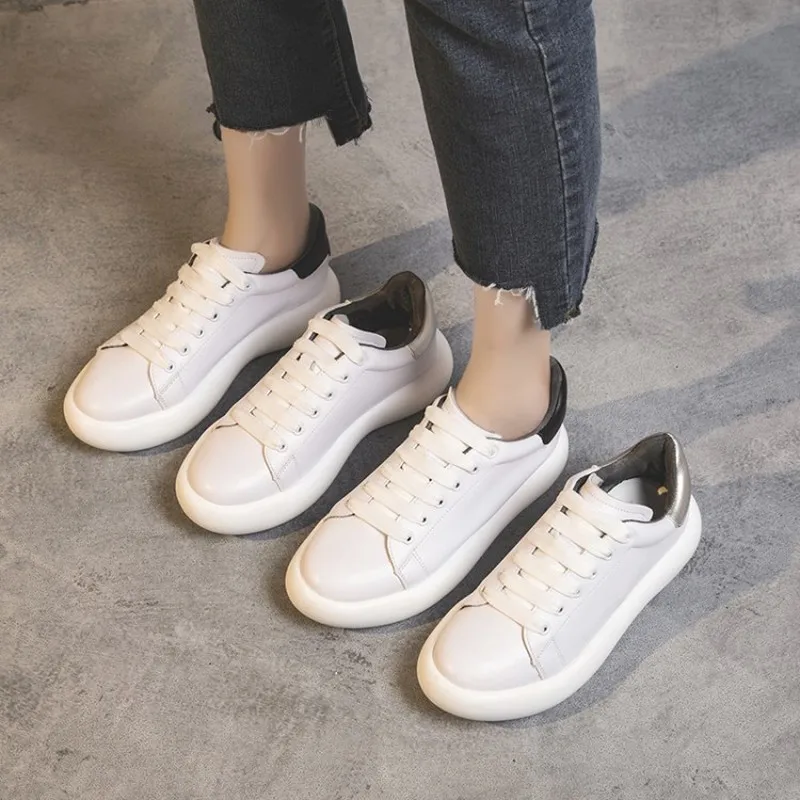 

2020 new Classic Casual Canvas Shoes Female spring Summer Lace-up Trainers Fashion Round To Vulcanize Shoes PU Sneakers Y17-01