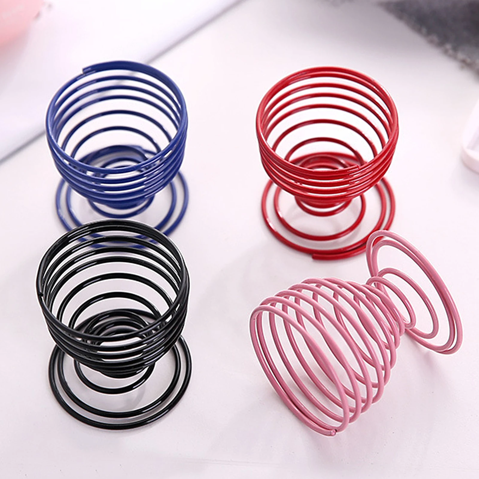 

Multifunctional Stainelss Steel Spring Egg Cup Makeup Sponge Holder Display Stand for Home
