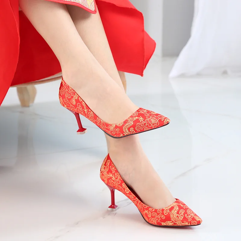 

Chinese Style Marriage Shoes Red Embroidered Embroidered Thin Heeled High Heel Pointed Bridal Shoes Wedding Shoes Red Shoes Cheo