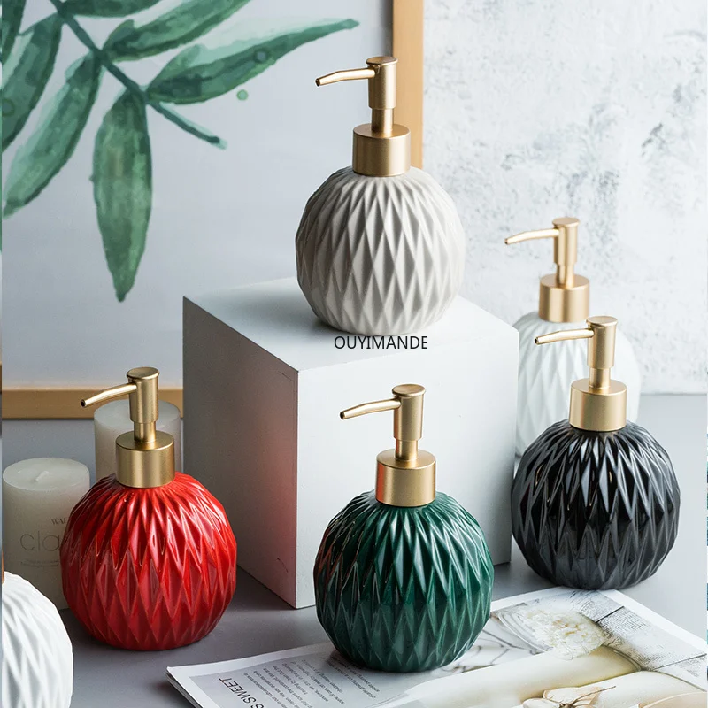 

Ceramic Round Soap Dispenser Folding Fan-shaped Ceramic Lotion Bottle Golden Pressure Head Bathroom Accessories Lotion Bottle